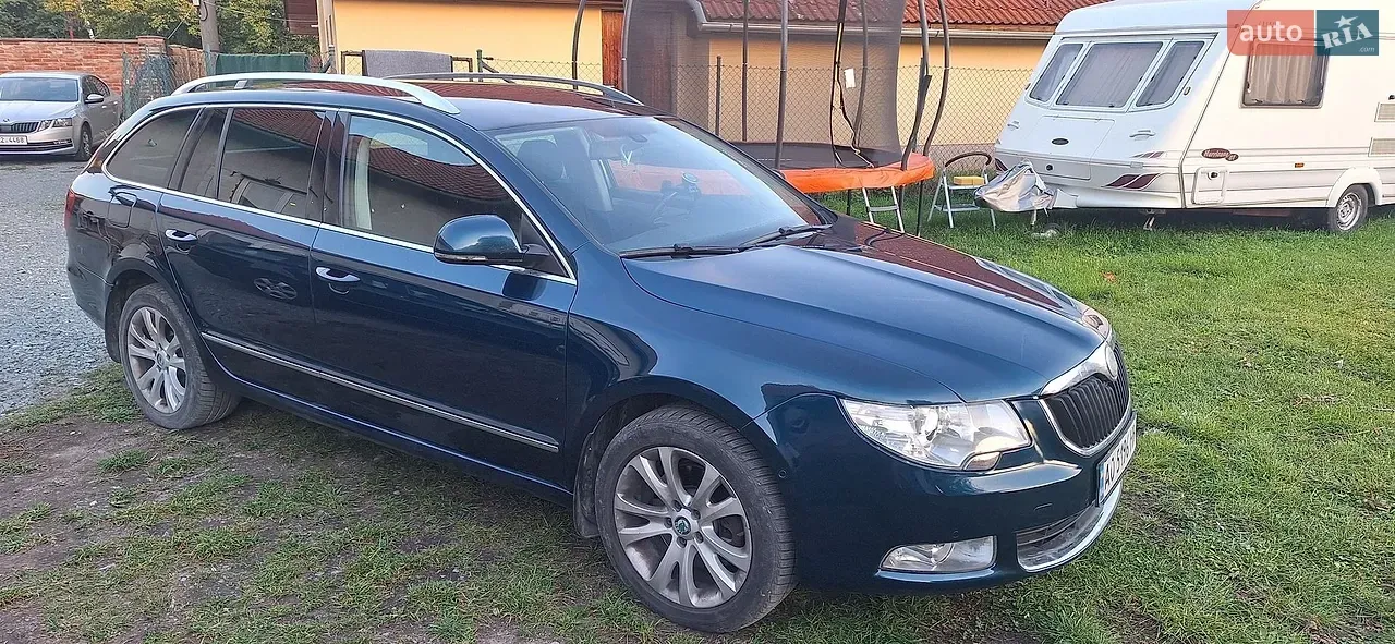 Skoda Superb 2012 photo 3
