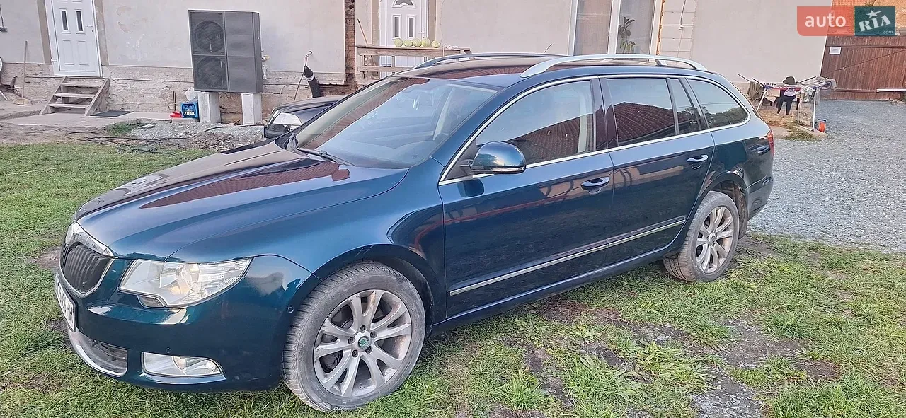 Skoda Superb 2012 photo 4