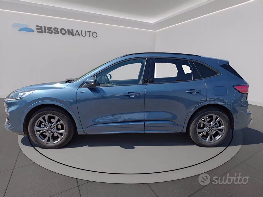 Ford Kuga 2023 photo 2