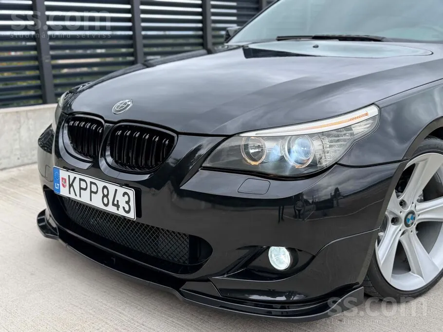 BMW 530 2004 photo 2