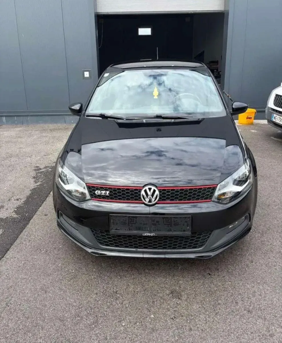 Volkswagen Polo 2012 photo 2