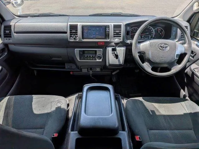 Toyota Hiace 2019 photo 3