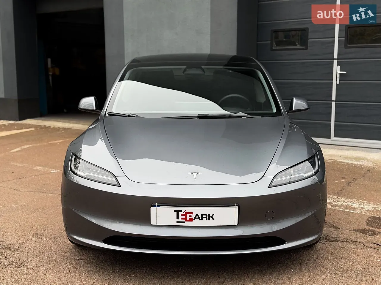 Tesla Model 3 2024 photo 3