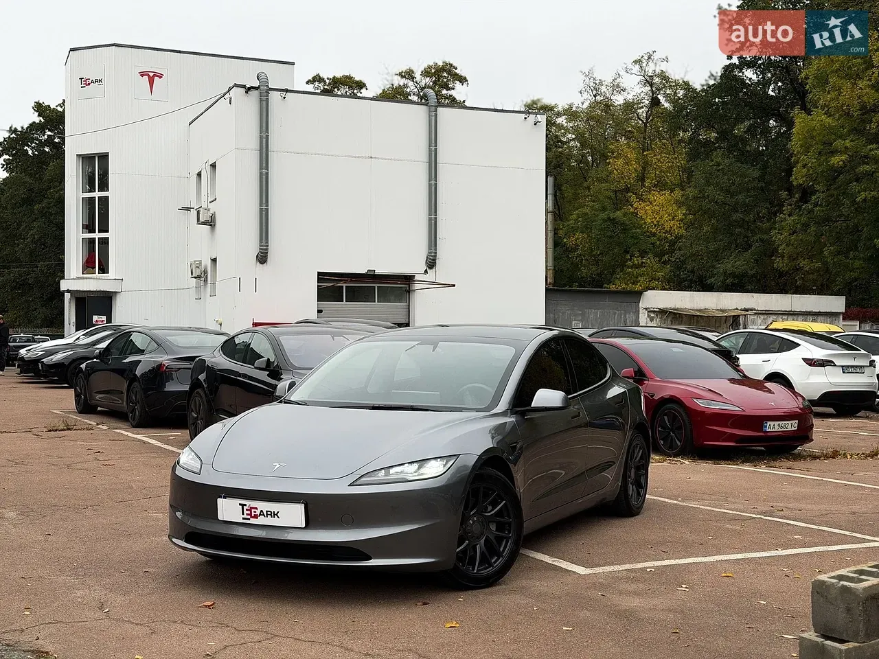 Tesla Model 3 2024 photo 2