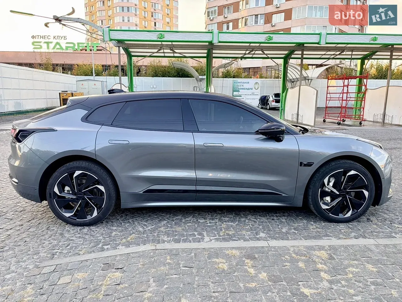 Zeekr 001
