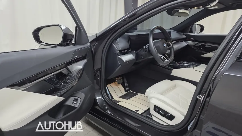 BMW 5 Series 2024 photo 3
