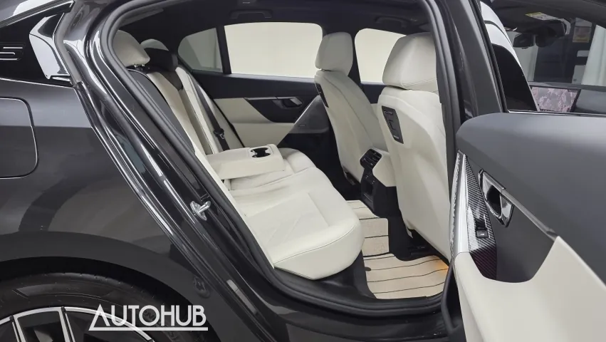 BMW 5 Series 2024 photo 4