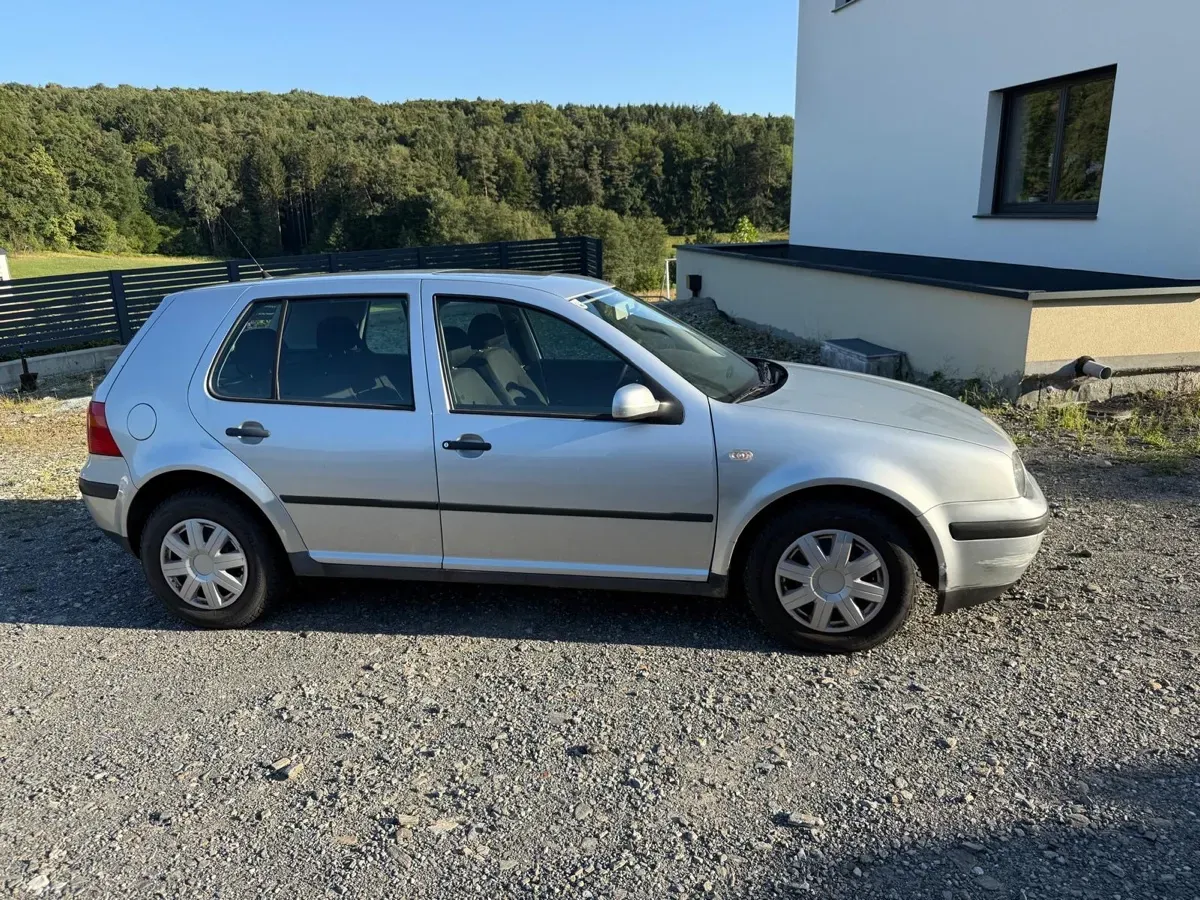 Volkswagen Golf 2001 photo 3