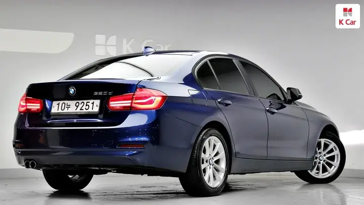 BMW 3 Series 2017 photo 2