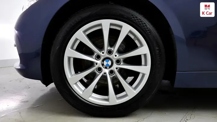 BMW 3 Series 2017 photo 5