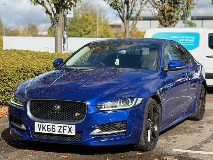 Jaguar Xe