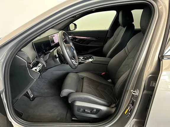 BMW 530E 2026 photo 5
