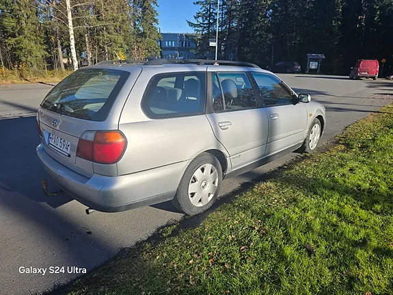 Nissan Primera 2000 photo 4