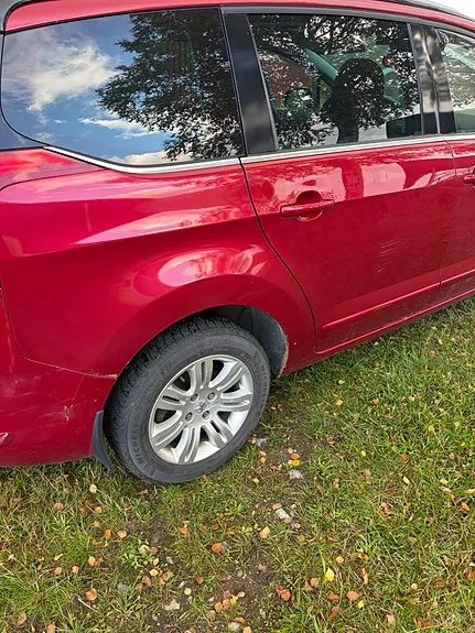 Peugeot 5008 2011 photo 4