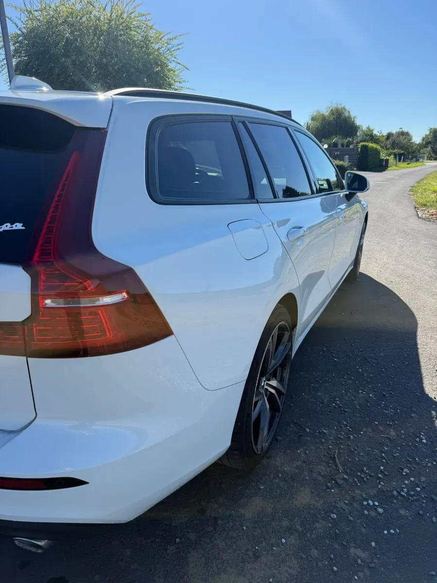 Volvo V60 2019 photo 3