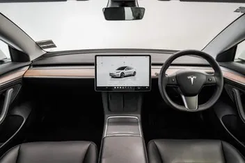 Tesla Model 3 2022 photo 4