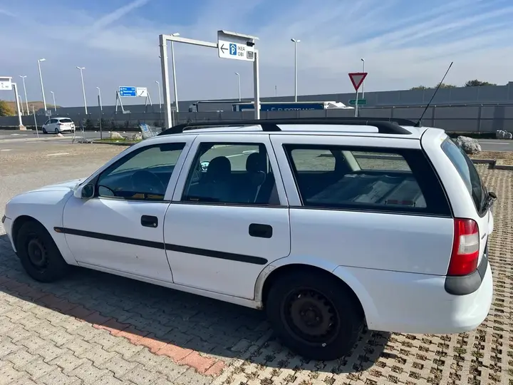 Opel Vectra 1997 photo 2