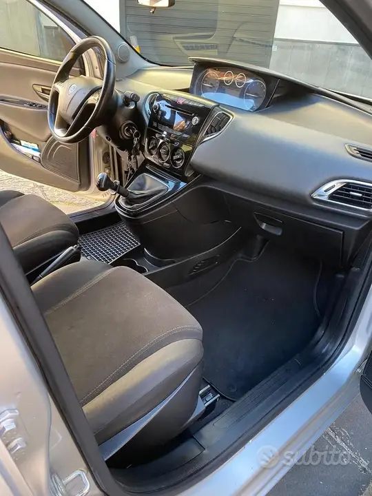 Lancia Ypsilon 2014 photo 5
