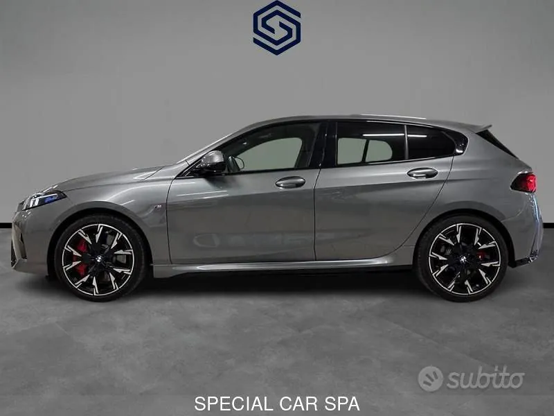 BMW 1 Series 2025 photo 2