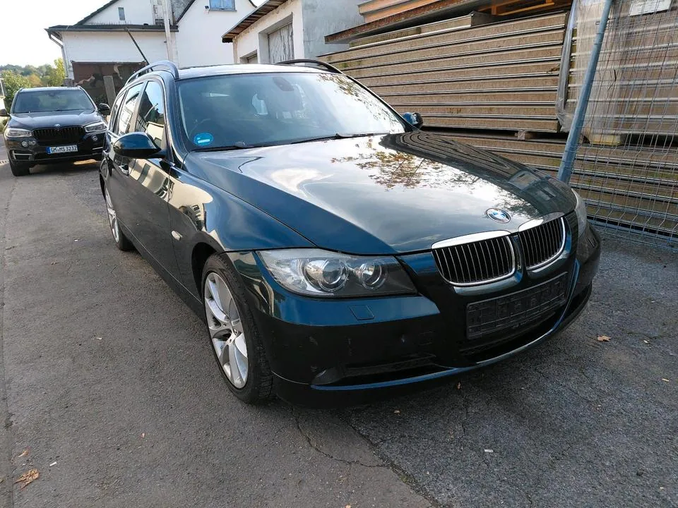BMW 330I