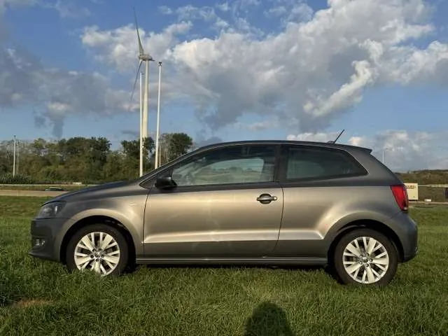 Volkswagen Polo 2013 photo 2
