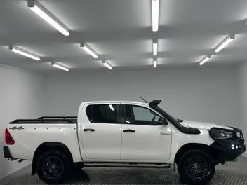 Toyota Hilux 2024 photo 3