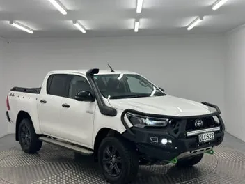 Toyota Hilux 2024 photo 2
