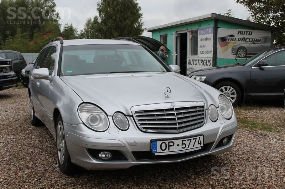 Mercedes-Benz E200 2008 photo 2