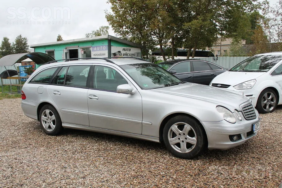 Mercedes-Benz E200 2008 photo 3