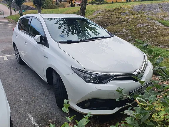 Toyota Auris 2016 photo 2