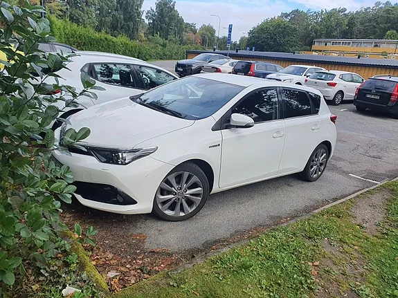 Toyota Auris 2016 photo 3