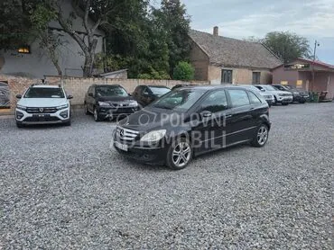 Mercedes-Benz B 200