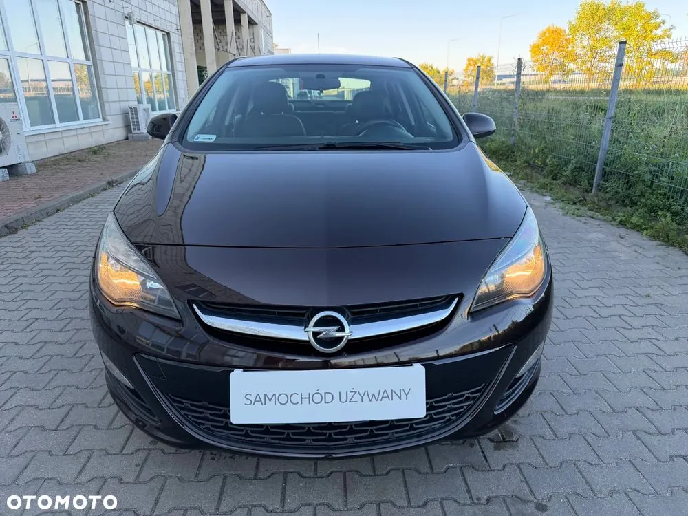 Opel Astra 2014 photo 2