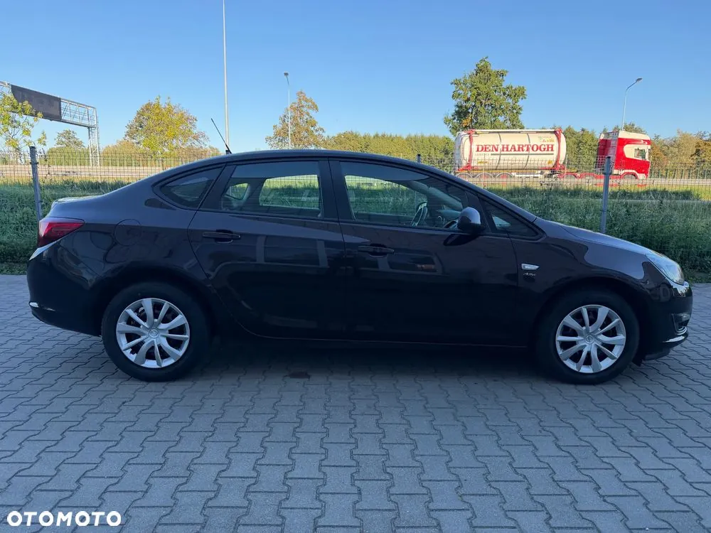 Opel Astra 2014 photo 4