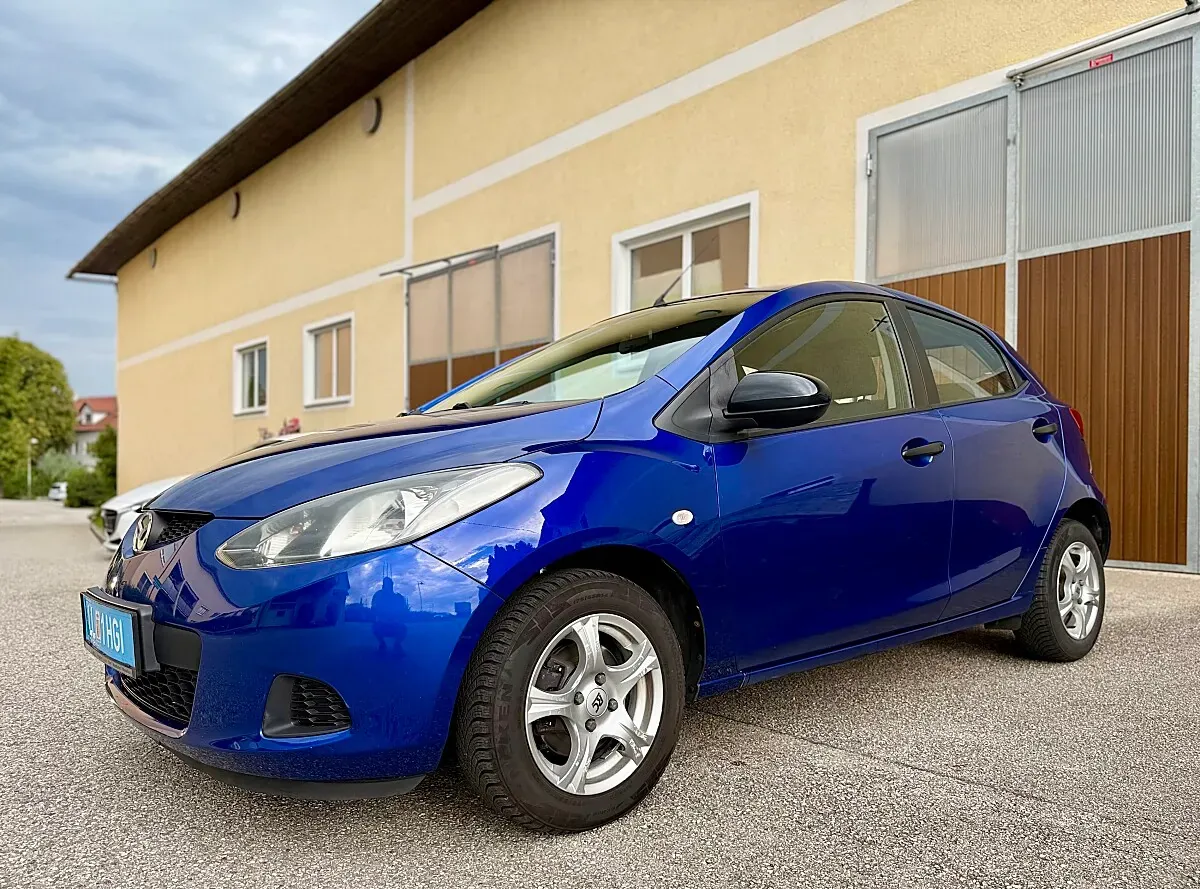 Mazda Mazda2 2009 photo 2