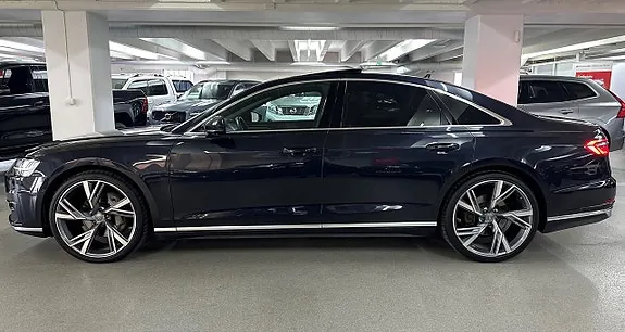 Audi A8 2018 photo 2