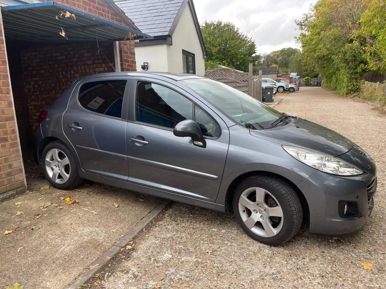 Peugeot 207 2009 photo 2