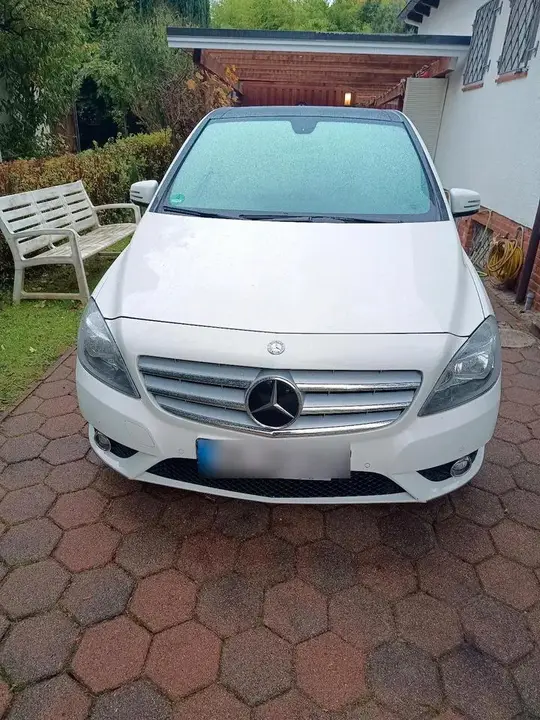 Mercedes-Benz B200