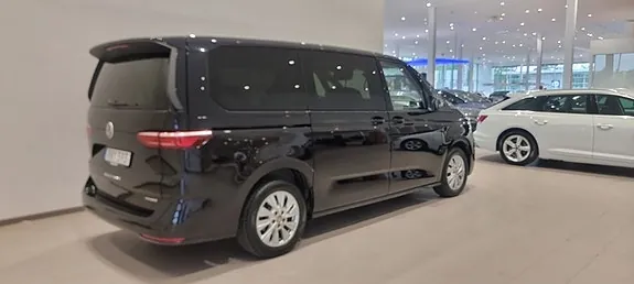 Volkswagen Multivan 2023 photo 2