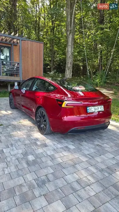 Tesla Model 3 2024 photo 5