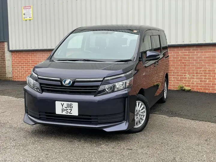 Toyota Voxy 2026 photo 3