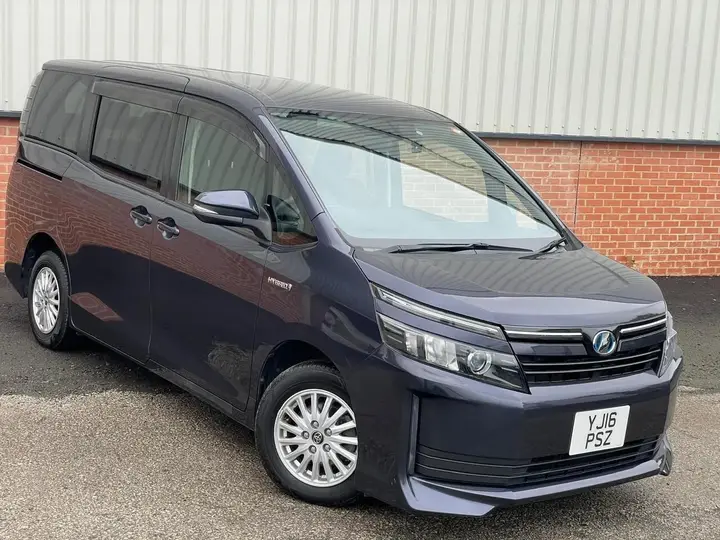 Toyota Voxy 2026 photo 5
