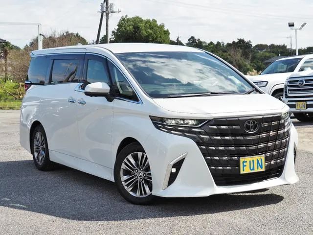Toyota Alphard 2023 photo 3