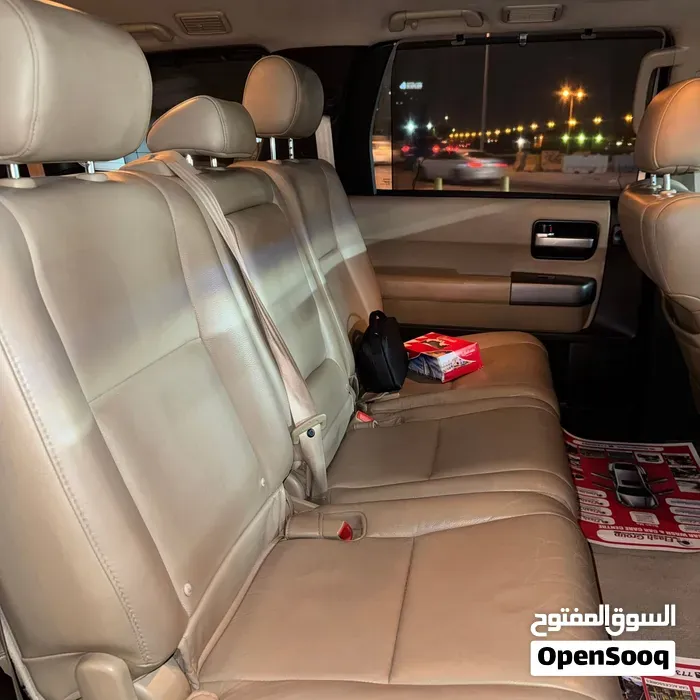 Toyota Sequoia 2011 photo 3