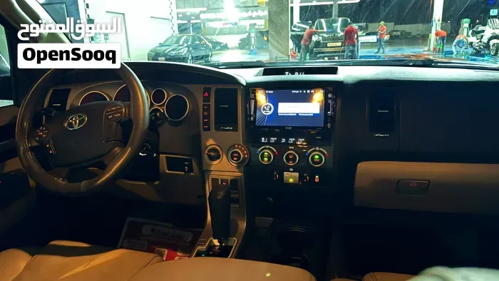Toyota Sequoia 2011 photo 4