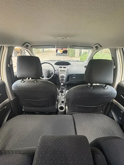 Toyota Yaris 2010 photo 4