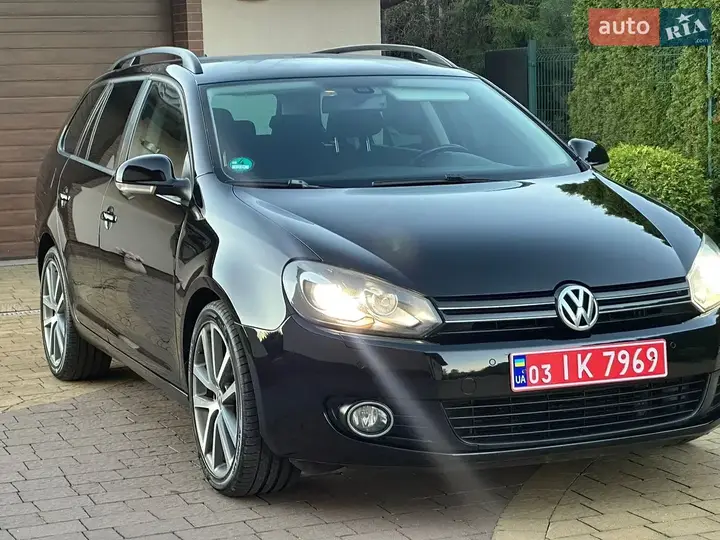 Volkswagen Golf 2011 photo 2