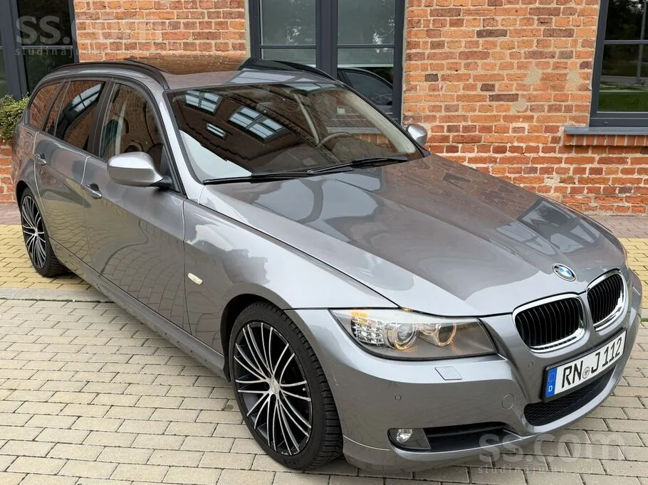 BMW 318 2012 photo 3