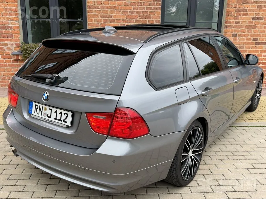 BMW 318 2012 photo 4