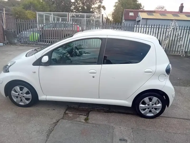 Toyota Aygo 2011 photo 4